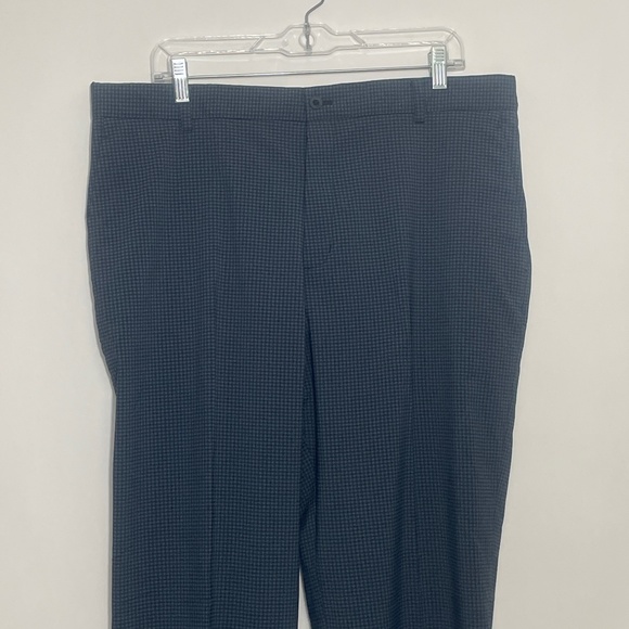 Nike Golf 36 x 32 Blue Check Dri-Fit Pockets Flat Front Zipper - Picture 6 of 7